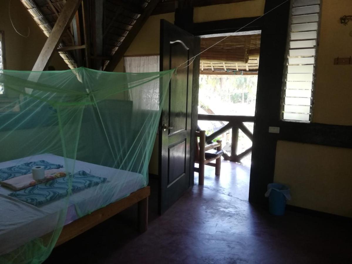 Buenaventura Beachresort Nauhang Ngoại thất bức ảnh